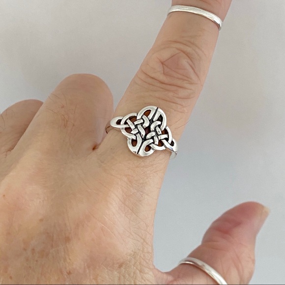 Sterling Silver Endless Celtic Knot Ring, Weave Trinity Love Knots Jewelry - Picture 4 of 12